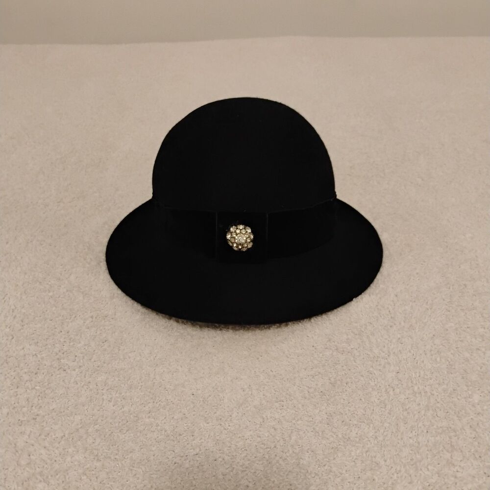 Vintage 100% Wool Cloche Brooch Roaring Twenties Retro Flapper Girl 20s